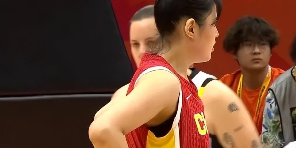 女篮半场惨败比利时！杨舒予张子宇遮羞布，2内狂铁，攻守曝弊端
