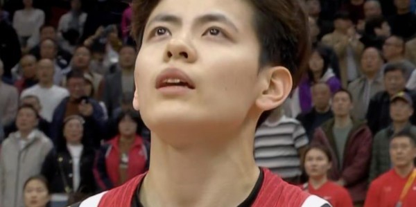 女篮半场惨败比利时！杨舒予张子宇遮羞布，2内狂铁，攻守曝弊端